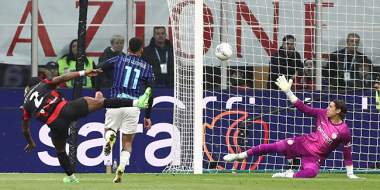 L'Inter Milan s'impose dans le derby et ralentit la cadence de l'Inter, le Benfica revient de très loin face au FC Porto