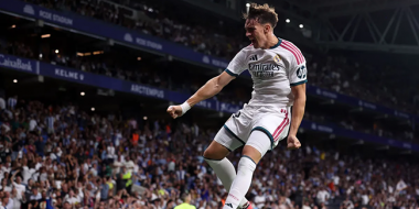 Le Real Madrid s'impose dans les ultimes minutes devant l'Espanyol, Manchester United déchante d'entrée