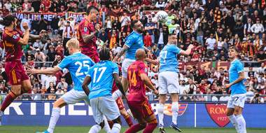 Serie A-J37 : L’AS Rome domine le derby, la Juventus chute, le suspense est total avant la dernière journée
