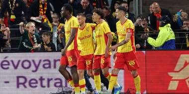 Le RC Lens revient à trois points du Paris Saint-Germain