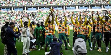 Le Sénégal célèbre son sacre africain au Stade de France malgré la controverse