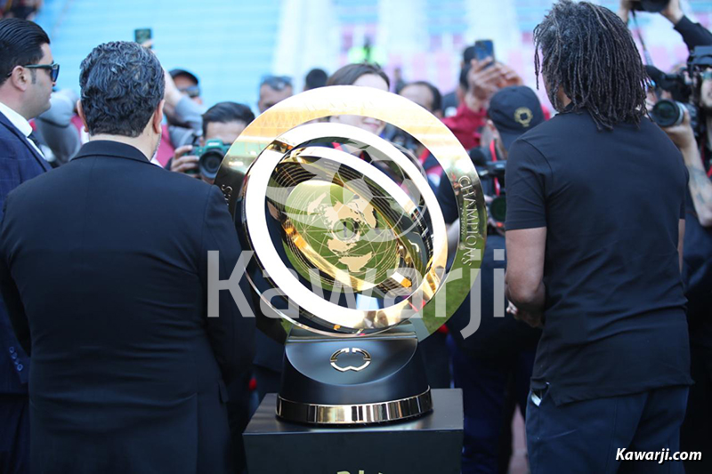 Le trophée de la Coupe du Monde des Clubs 2025 au stade Hamadi Agrebi de Rades