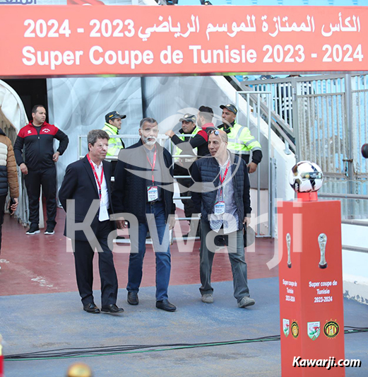 Le trophée de la Coupe du Monde des Clubs 2025 au stade Hamadi Agrebi de Rades