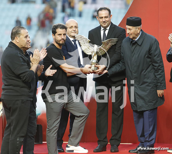 L1 : Remise du trophée du championnat 2021-2022 à l'Espérance de Tunis
