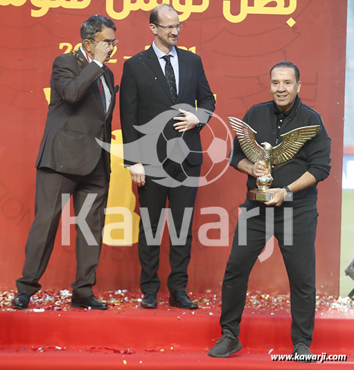 L1 : Remise du trophée du championnat 2021-2022 à l'Espérance de Tunis