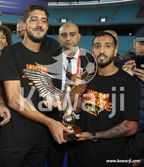 L1 : Remise du trophée du championnat 2021-2022 à l'Espérance de Tunis