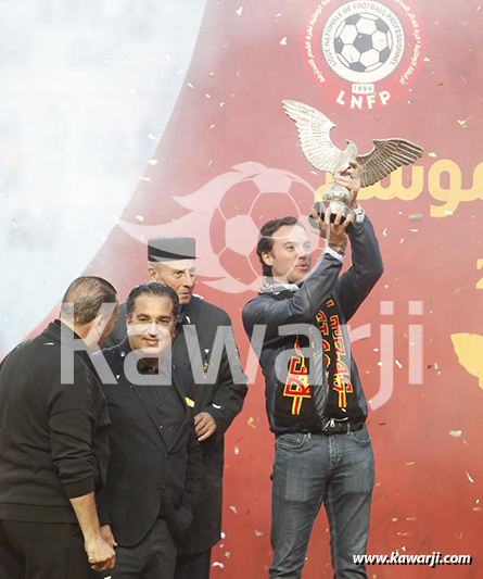 L1 : Remise du trophée du championnat 2021-2022 à l'Espérance de Tunis