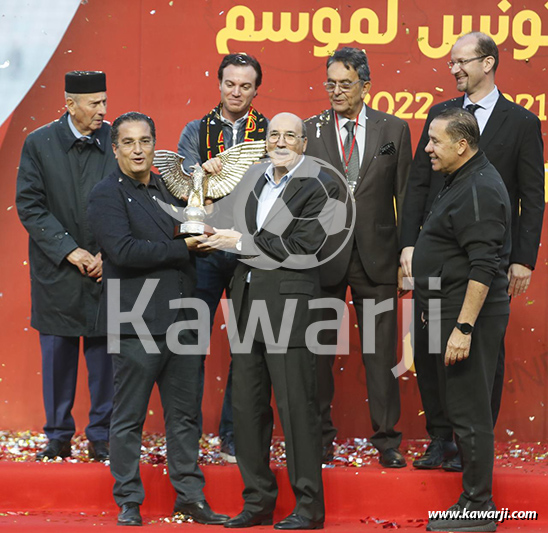 L1 : Remise du trophée du championnat 2021-2022 à l'Espérance de Tunis