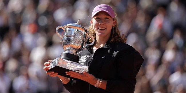 Roland-Garros : Mirra Andreeva décroche son premier titre du Grand Chelem